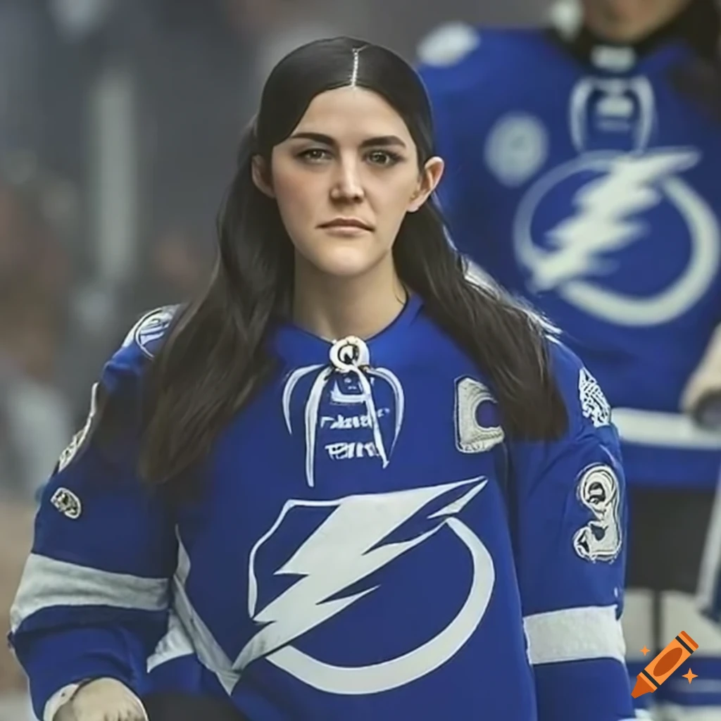 Isabelle fuhrman as manager of the tampa bay lightning